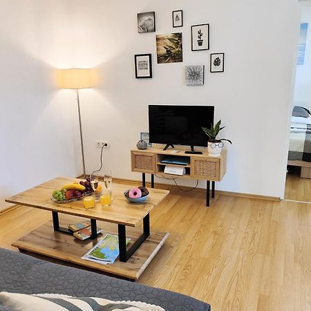 Apartments Pavao 1402 Pula Bagian luar foto