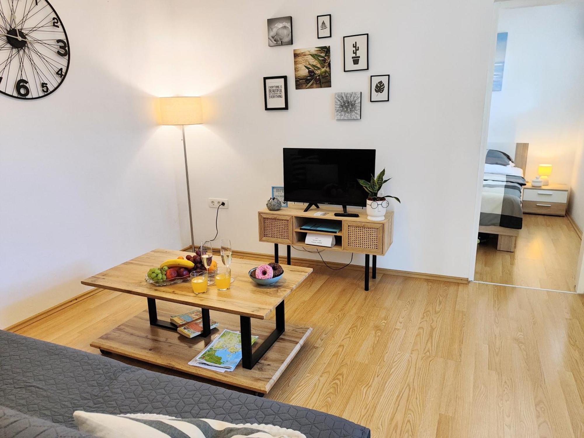 Apartments Pavao 1402 Pula Bagian luar foto